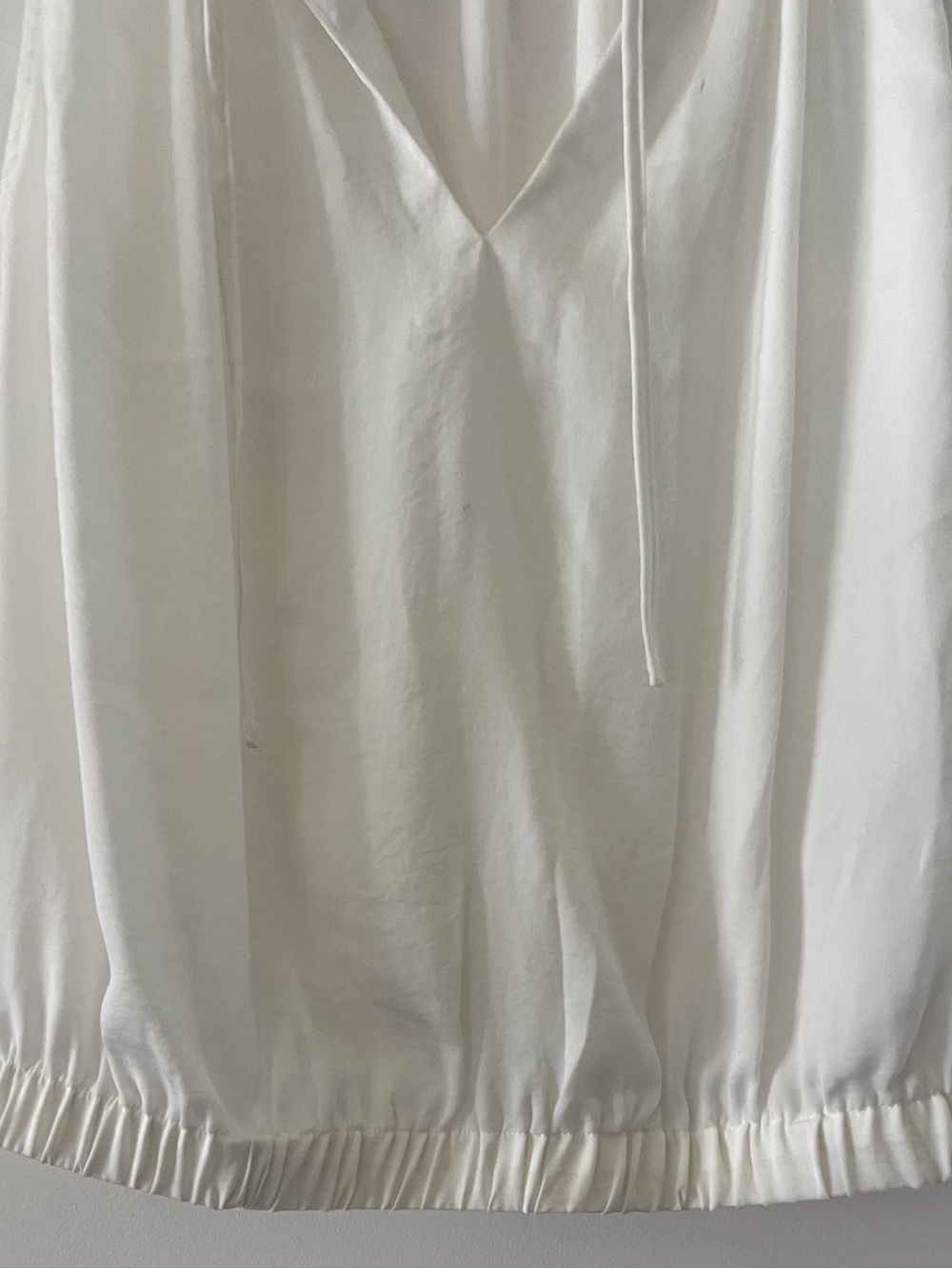 Dkny White Sleeveless V-Neck Ruffle-Trim Camisole - Picture 3 of 6
